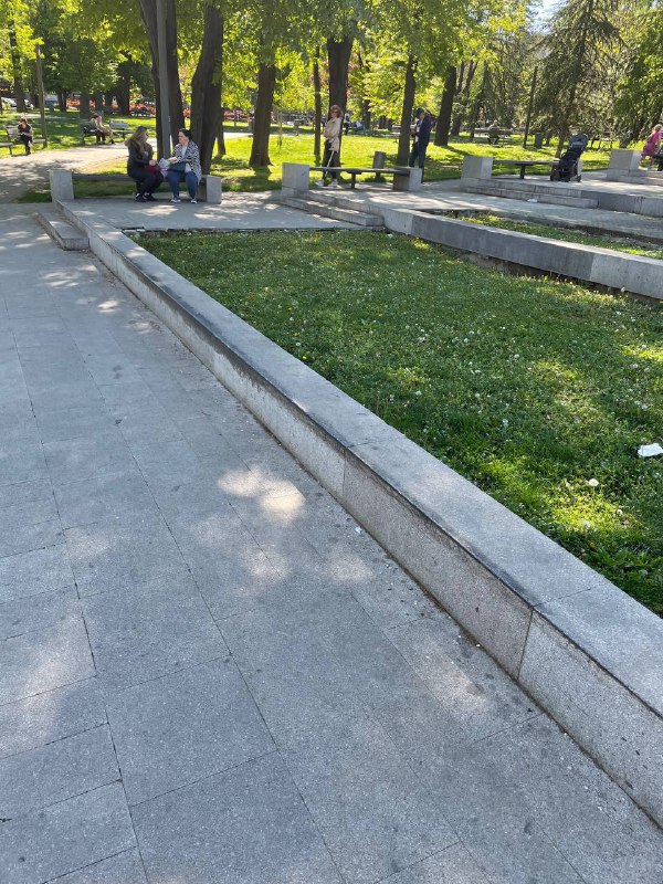 Professor Mihailo Đurić Ledges skate spot