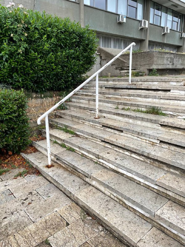 Skerlićeva Stair Rail skate spot