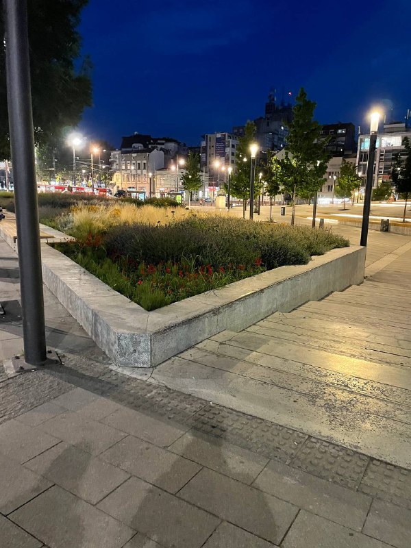 Slavija Square Ledges skate spot
