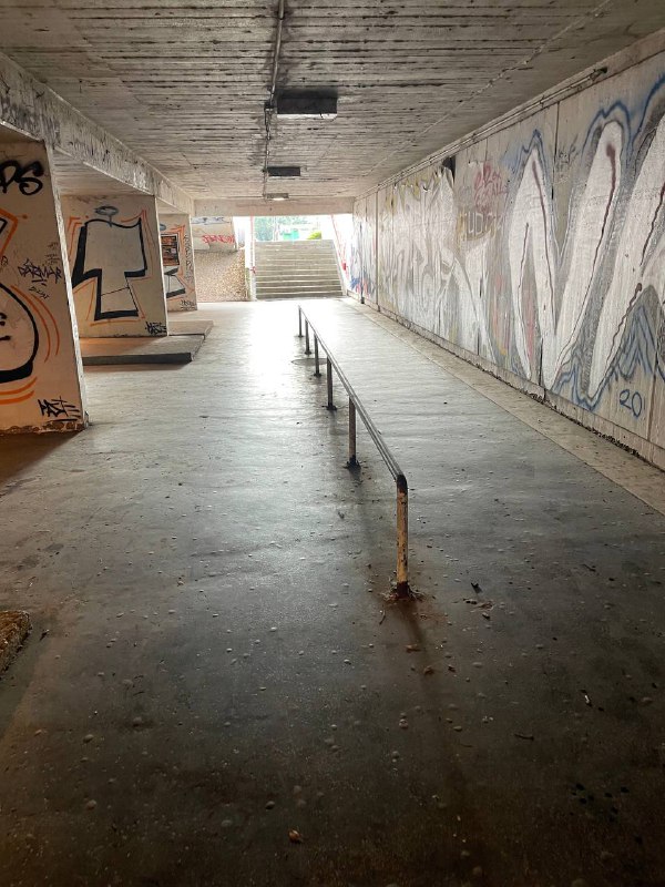 Južni Bulevar Flat Rail skate spot